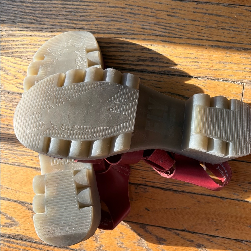 Brand new, never worn. FLY London Emme red fisherman’s sandal. Size 40 (9). - Picture 4 of 4